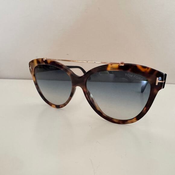 Tom Ford Livia Cat Eye Sunglasses Tortoise Shell Frame TF518 main image 7